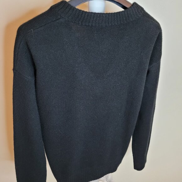 Alice Walk Cashmere V-Neck Sweater in Black - Picture 6 of 6